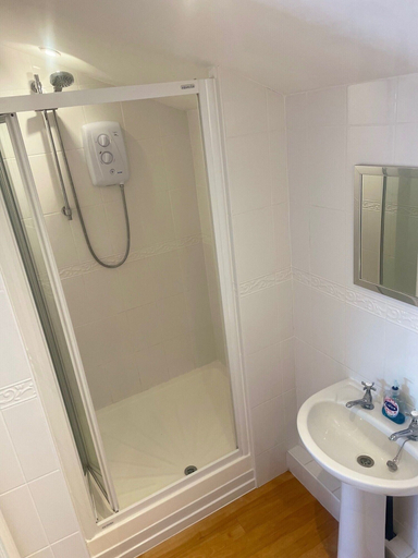 Bathroom 3, Beach House - Penthouse 3 Bed Apartment, Sefton