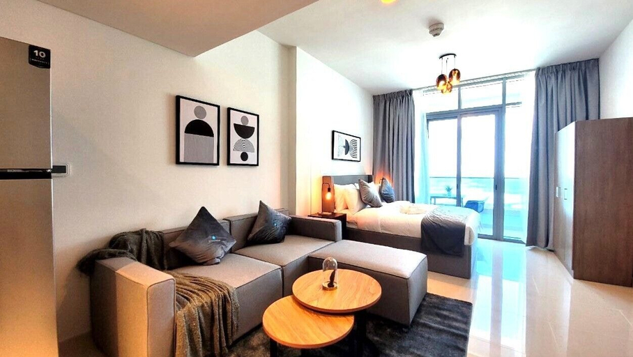 Room 2, Pristine Studio with Canal View - 703, Abu Dhabi City