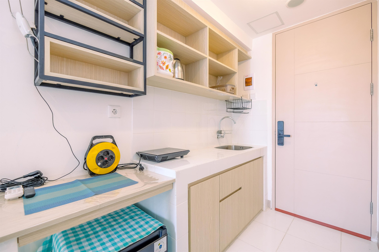 Others 2, Comfy and Best Choice Studio Apartment Tokyo Riverside PIK 2 By Travelio, Tangerang