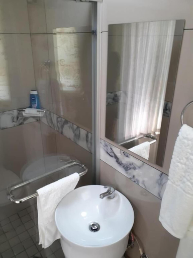 Bathroom 3, Masane Lodge, Bojanala