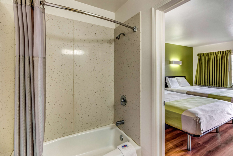 Bedroom 27