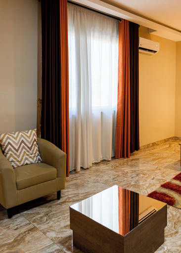 Others 5, RichJoy Lodge, Tema