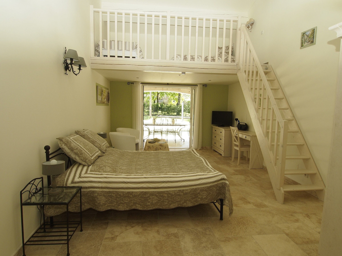 Bedroom 2, Le Mas Sans Soucis, Var