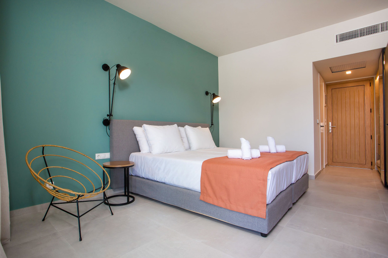 Bedroom 4, Mazoren Art Hotel, South Aegean