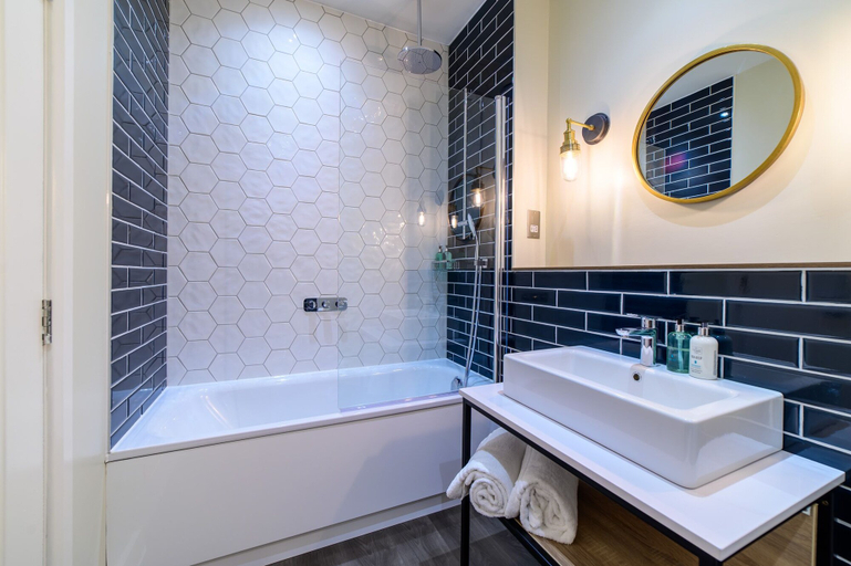 Bathroom 3, Downs Hotel, Brighton and Hove