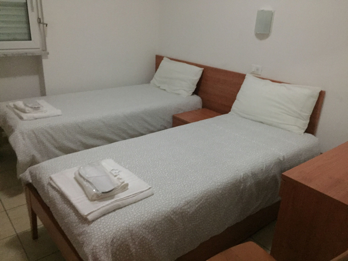 Bedroom 2, Casa Nostra Signora Del Sacro Cuore di Gesù, Massa Carrara