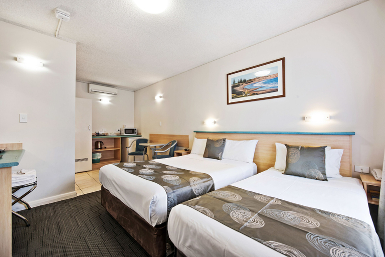 Bedroom 2, Welcome Inn 277, Adelaide