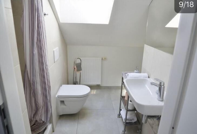 Bathroom 3, The Republic Apartments, Praha 7