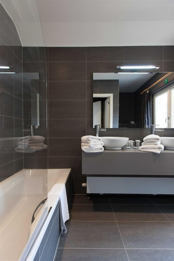 Bathroom 4, Hotel Boterhuis, West-Vlaanderen