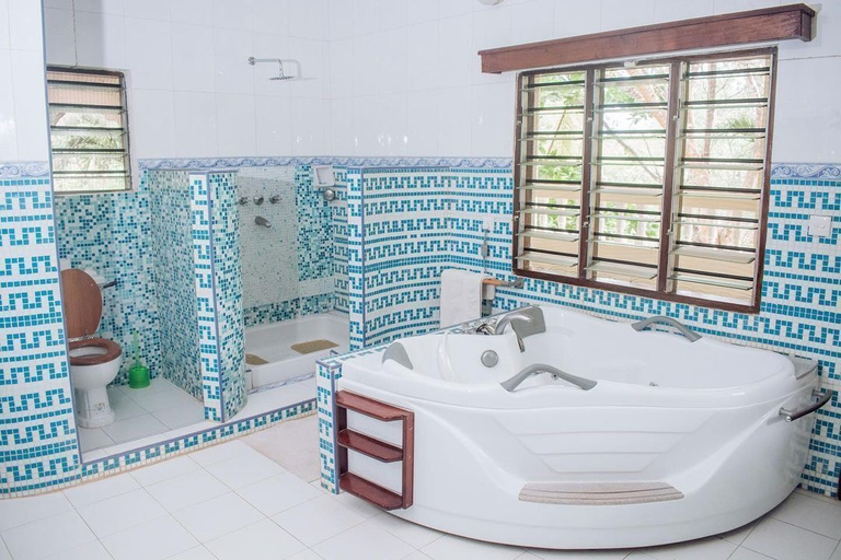 Bathroom, Kijani Cottages Diani, Msambweni