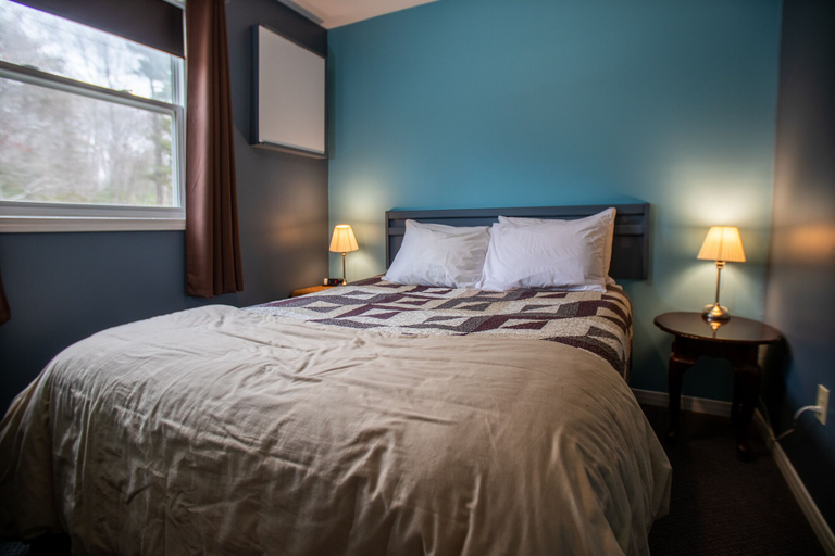Bedroom 2, Roseway River Cottages, Shelburne