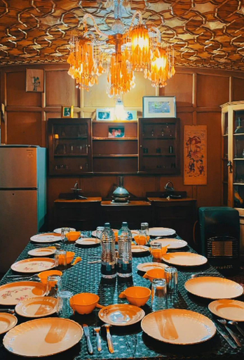 Food & Drinks 2, showkat group of houseboats, Srinagar
