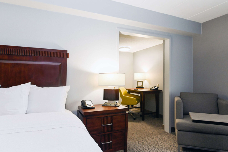 Bedroom 3, Hampton Inn by Hilton Lexington Park, Saint Mary's