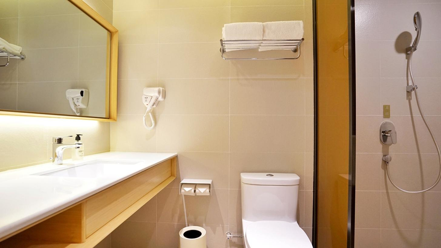 Bathroom 4, JI Hotel Jinan Jingshi Road Harmony Square , Jinan