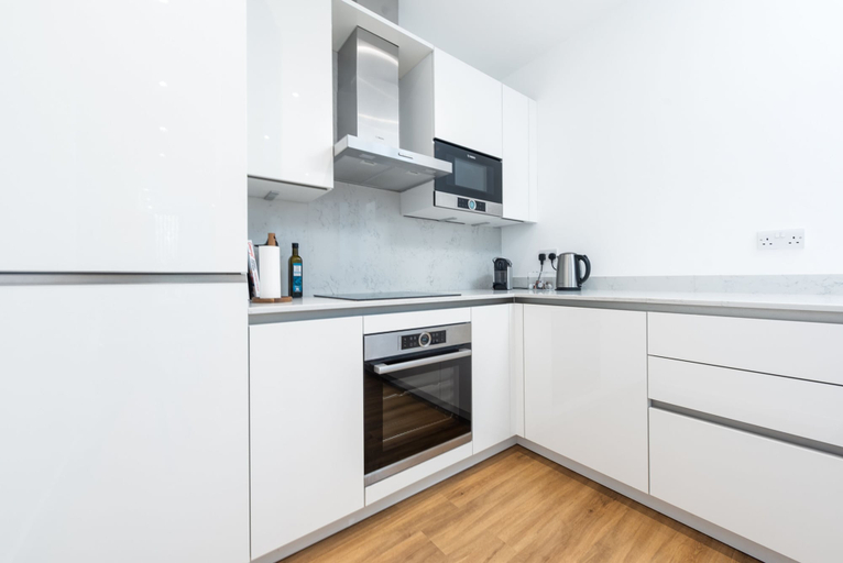 Others 5, Modern Kingston Home Close to Hampton Court Palace by Underthedoormat, London