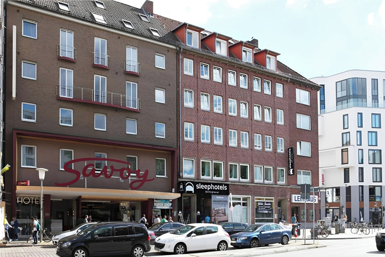 Exterior & Views