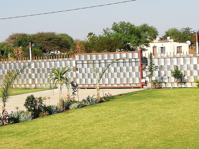 Others 4, Masane Lodge, Bojanala