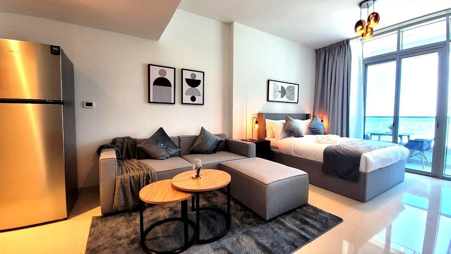 Room 5, Pristine Studio with Canal View - 703, Abu Dhabi City