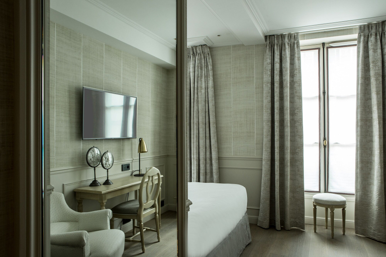 Bedroom 3, Charles V, Paris