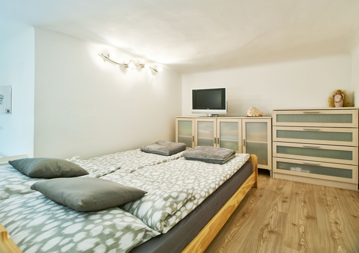 Bedroom, Apartment Green Wall, Zagreb