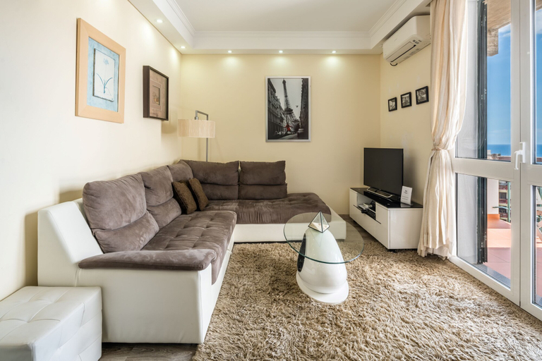 Others 5, America Apartment, Funchal