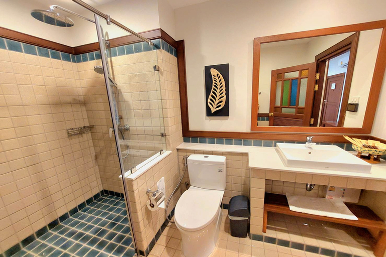 Bathroom 4