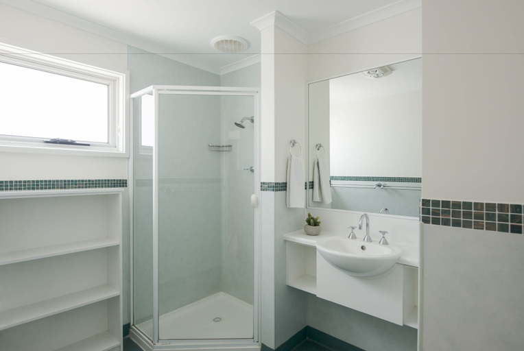 Bathroom 4, The Retreat at West Beach Parks, Adelaide