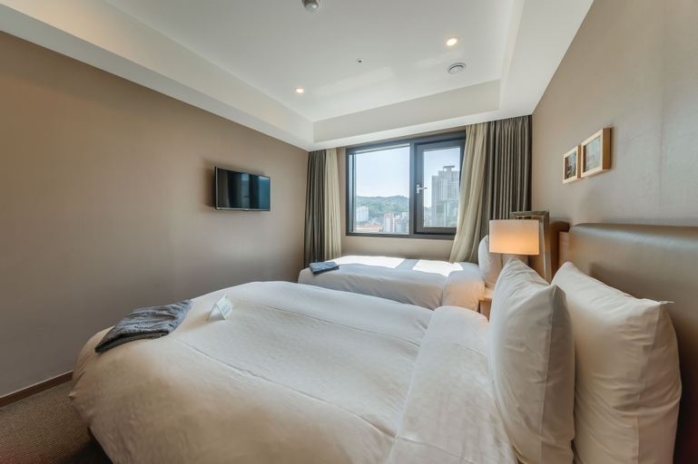 Bedroom 8