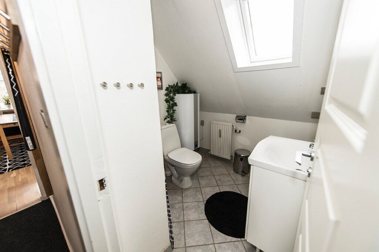 Bathroom 3, Toftegården Guesthouse, Frederikshavn