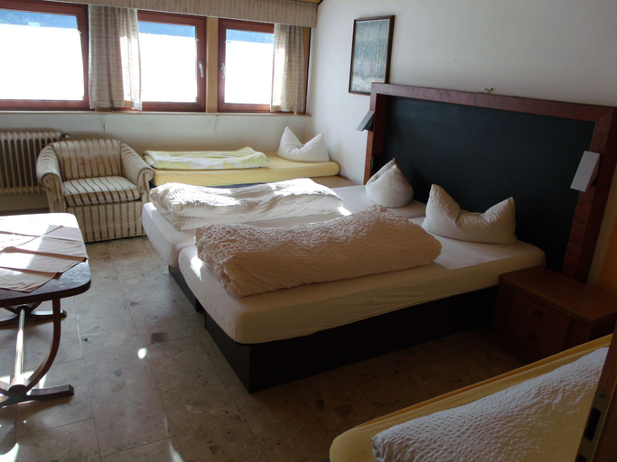 Bedroom 3, B+B Hotel Sonnenmatte Near Badeparadies, Breisgau-Hochschwarzwald