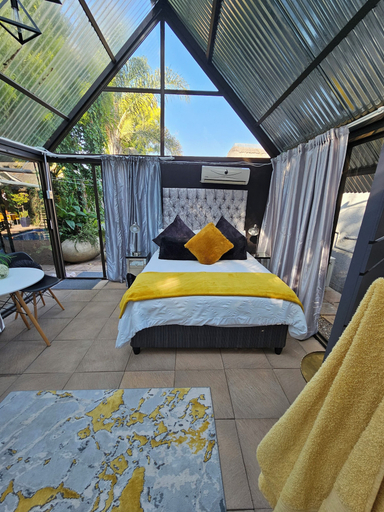 Bedroom 2, 51 on Church Guesthouse, Lejweleputswa