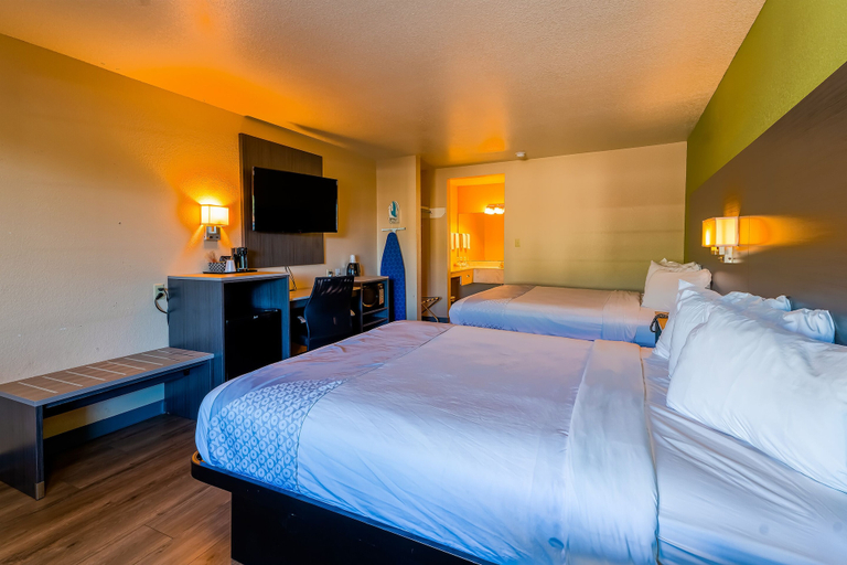 Bedroom 4, OYO Hotel Yoakum West, Lavaca