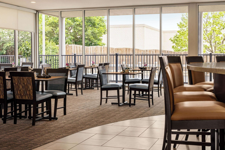Food & Drinks 5, Wyndham Avon, Lorain