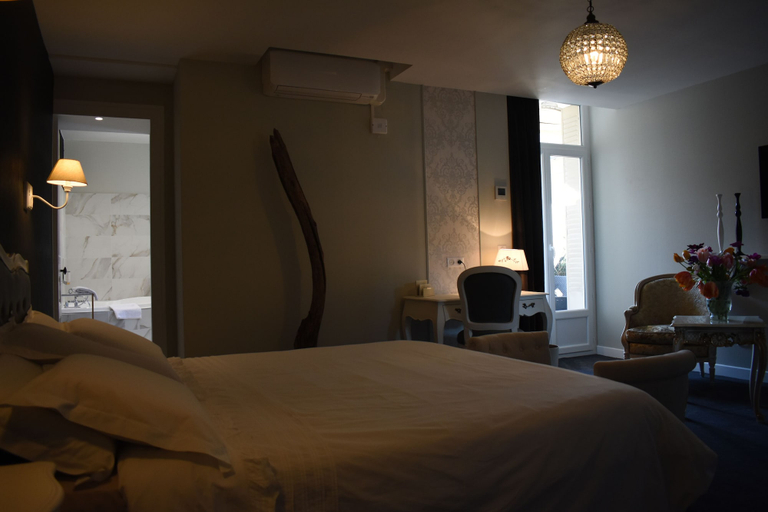 Bedroom 2, Hotel Henri IV, Hautes-Pyrénées