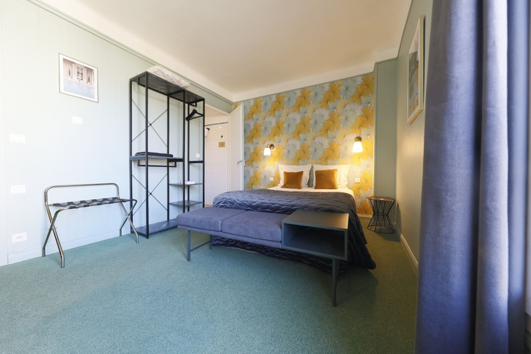 Bedroom 3, Hôtel Azur Reims, Marne