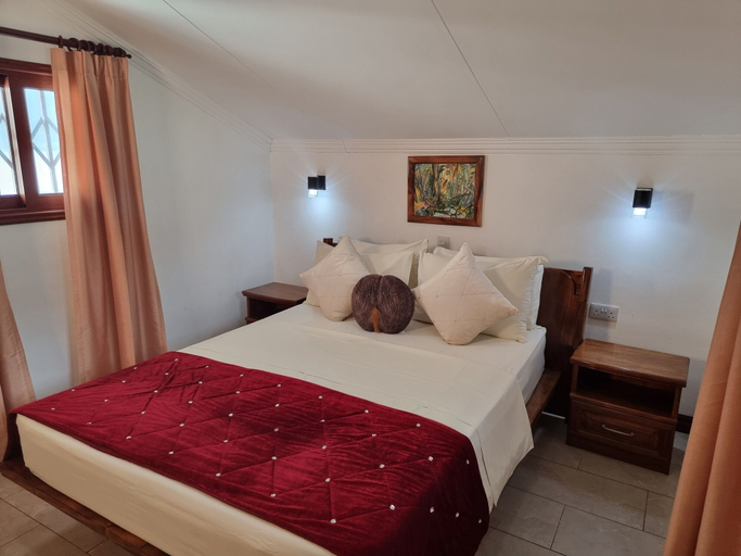 Bedroom 3, The Drake Seaside Apartment