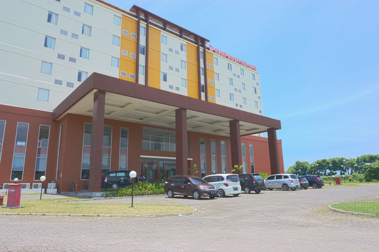 Exterior & Views 3, OYO 3269 Hotel Grand Sayang Park Makassar, Makassar