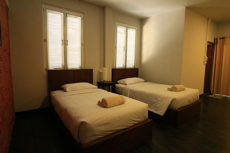 Bedroom 12