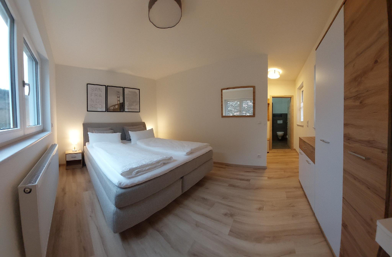 Bedroom 2, Gasthaus Goldener Stern, Miltenberg