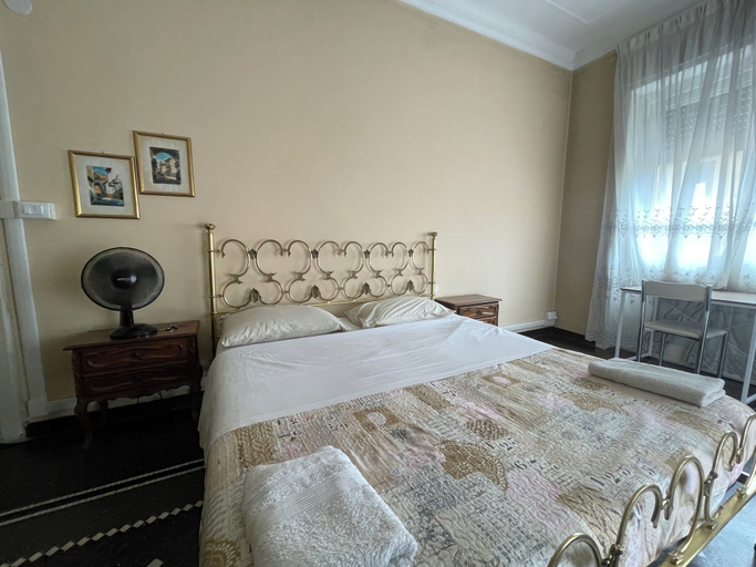 Bedroom 4, Gastaldi Rooms, Genova
