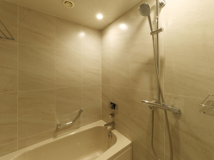 Bathroom 16