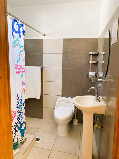 Bathroom 3, Corales Punta Rusia, La Isabela
