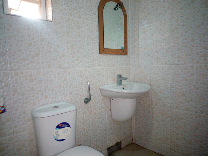 Bathroom 4, Bayse One Place Jericho, IbadanNorth-West
