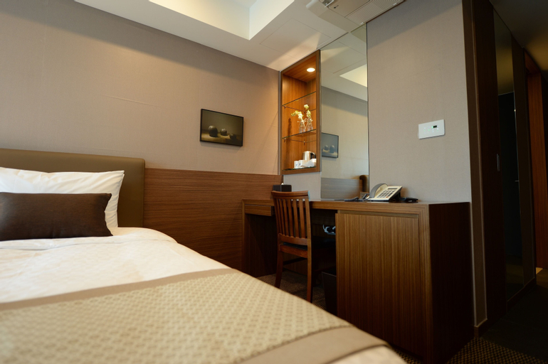 Bedroom 12