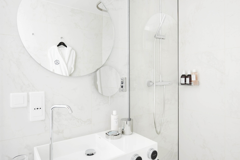 Bathroom 5, Hotel Perpetual, Paris