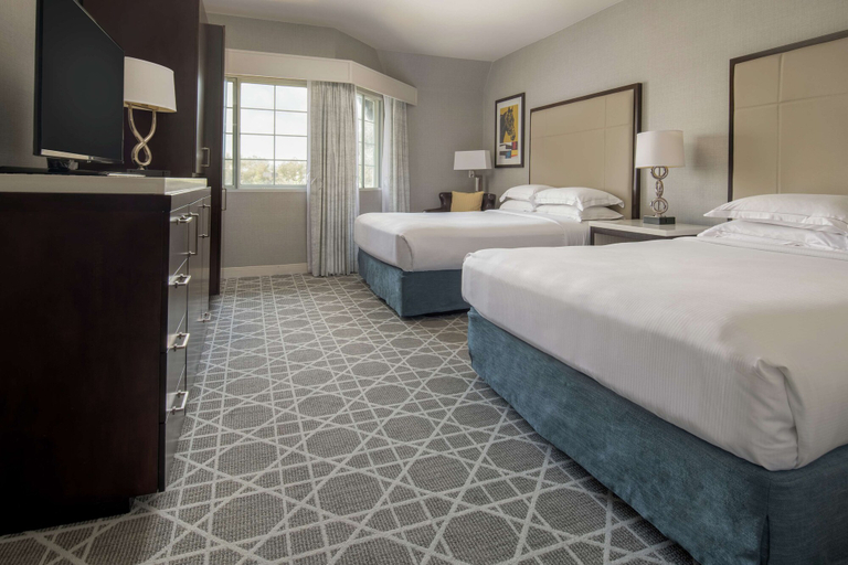 Bedroom 4, Hilton San Diego/Del Mar, San Diego