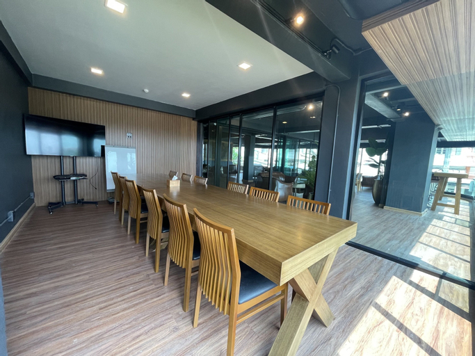 Food & Drinks 4, The Bedrooms Maeklong Service Apartment, Muang Samut Songkhram