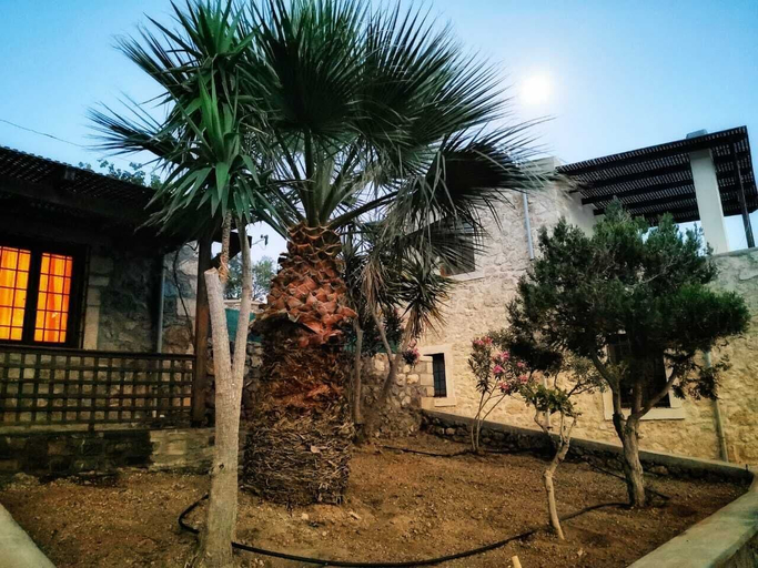 Exterior 5, Evagelia traditional studio on the sea, Crete