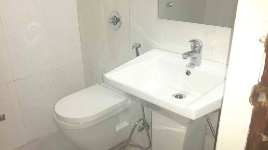 Bathroom 3, Westend Holiday Home, Delhi