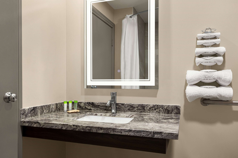 Bathroom 4, Super 8 by Wyndham Sarnia ON, Lambton